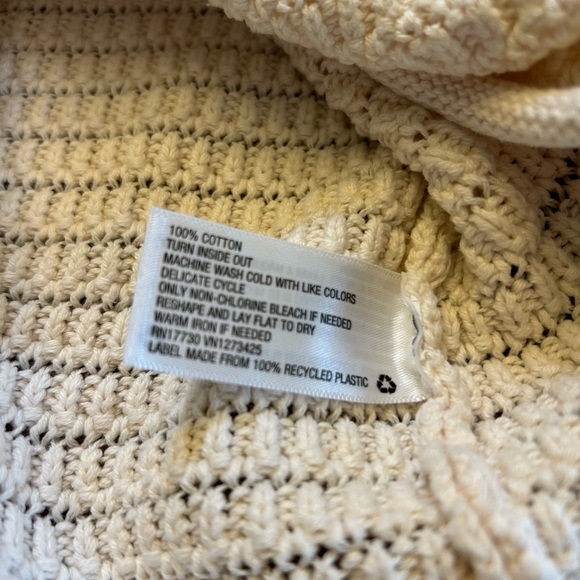 Women’s XL Universal Threads Cream Sweater - Picture 3 of 3